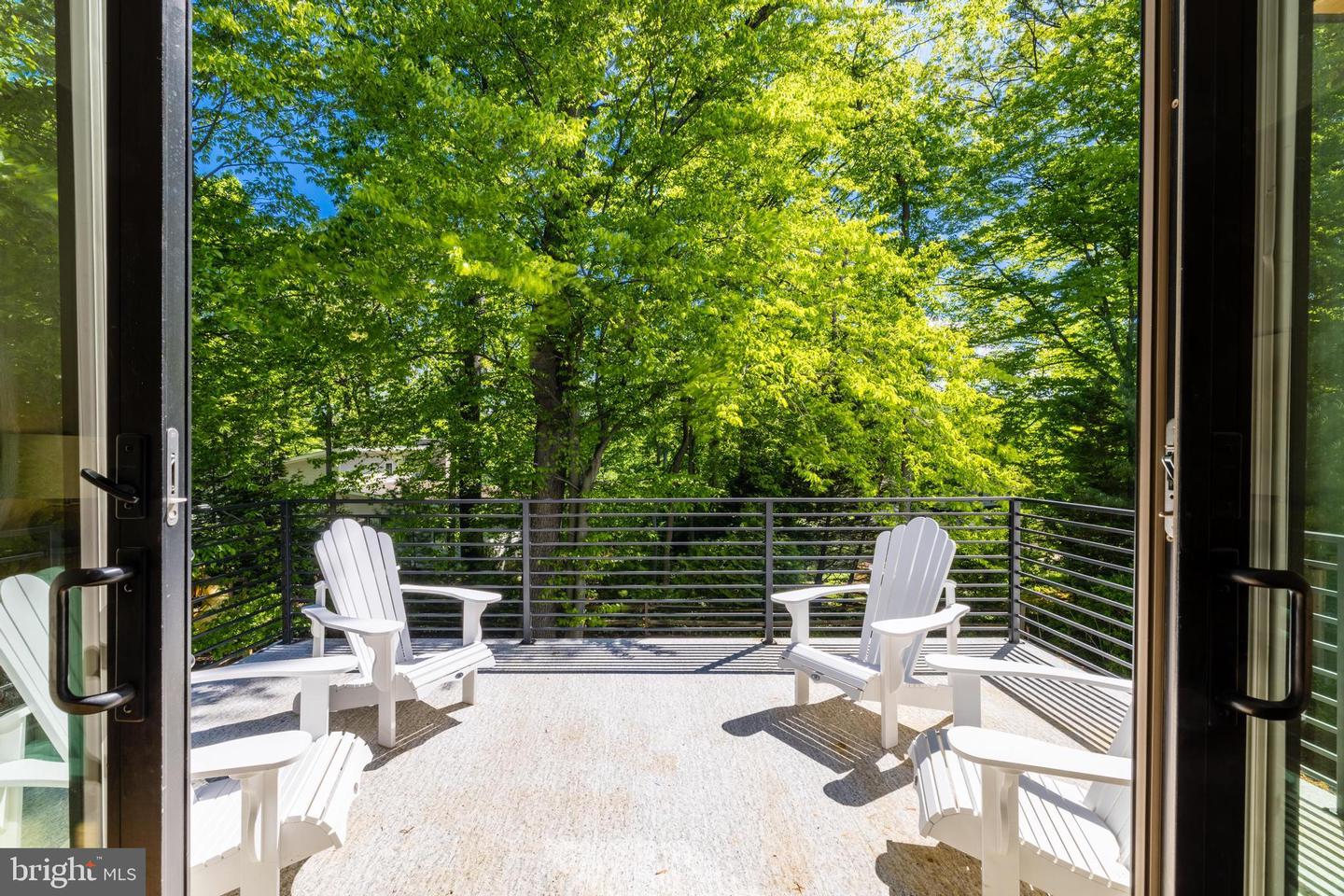 3830 30TH RD N, ARLINGTON, Virginia 22207, 6 Bedrooms Bedrooms, ,6 BathroomsBathrooms,Residential,For sale,3830 30TH RD N,VAAR2056186 MLS # VAAR2056186