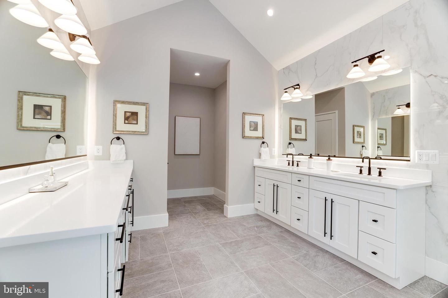 3830 30TH RD N, ARLINGTON, Virginia 22207, 6 Bedrooms Bedrooms, ,6 BathroomsBathrooms,Residential,For sale,3830 30TH RD N,VAAR2056186 MLS # VAAR2056186