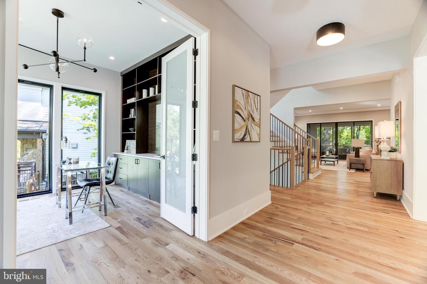 3830 30TH RD N, ARLINGTON, Virginia 22207, 6 Bedrooms Bedrooms, ,6 BathroomsBathrooms,Residential,For sale,3830 30TH RD N,VAAR2056186 MLS # VAAR2056186