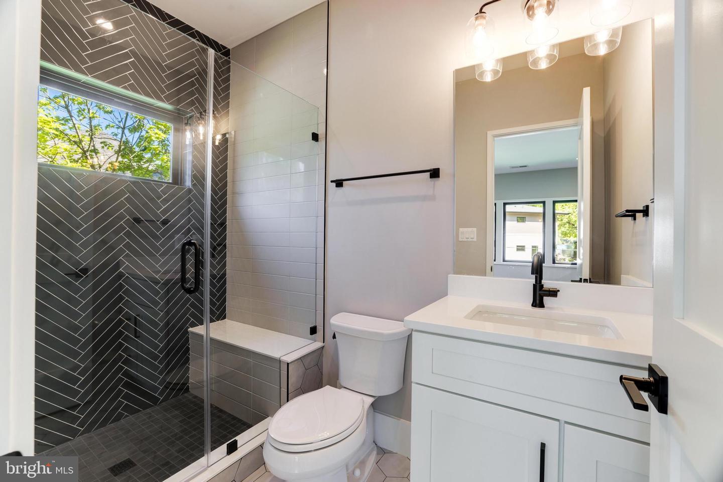 3830 30TH RD N, ARLINGTON, Virginia 22207, 6 Bedrooms Bedrooms, ,6 BathroomsBathrooms,Residential,For sale,3830 30TH RD N,VAAR2056186 MLS # VAAR2056186