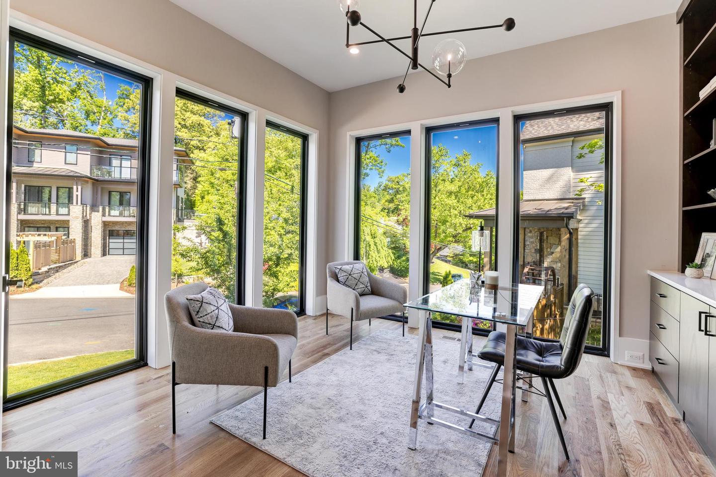 3830 30TH RD N, ARLINGTON, Virginia 22207, 6 Bedrooms Bedrooms, ,6 BathroomsBathrooms,Residential,For sale,3830 30TH RD N,VAAR2056186 MLS # VAAR2056186