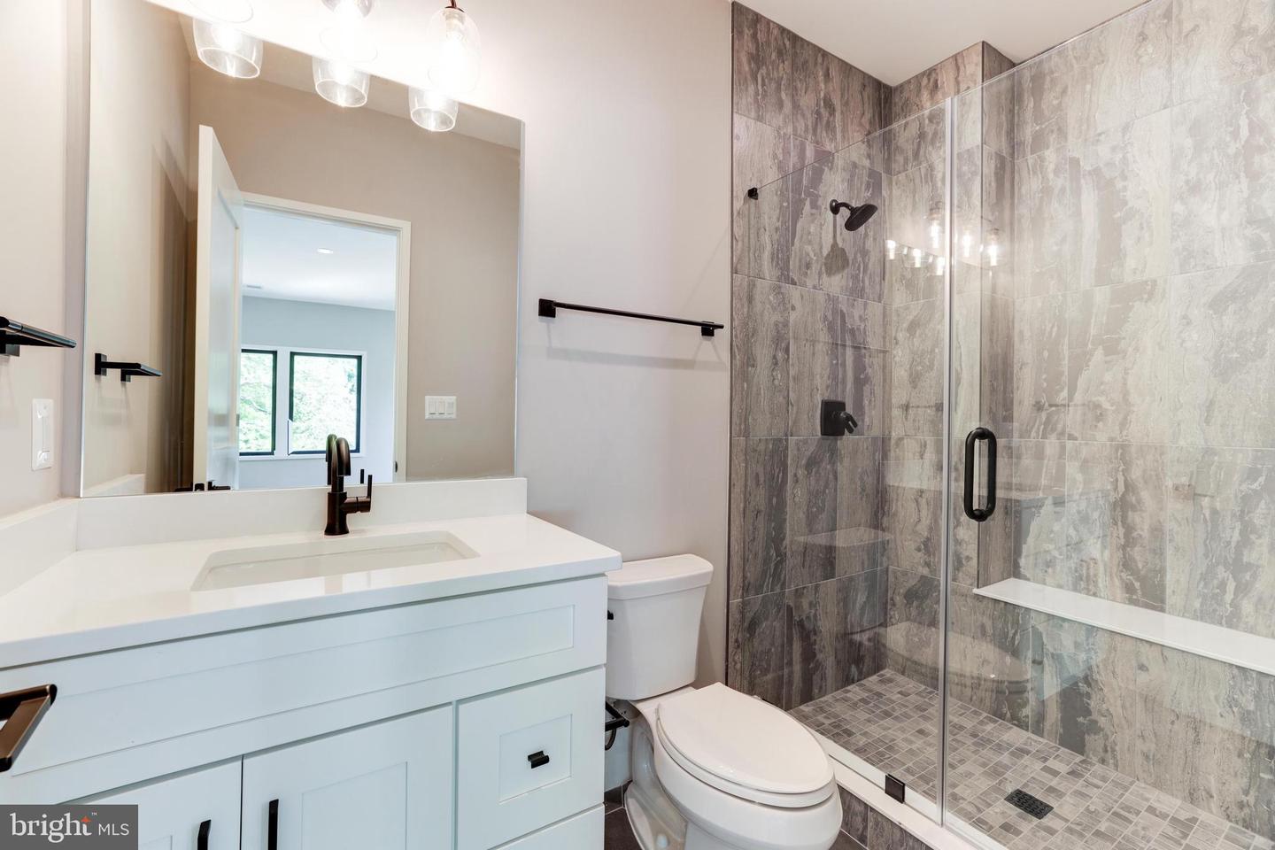 3830 30TH RD N, ARLINGTON, Virginia 22207, 6 Bedrooms Bedrooms, ,6 BathroomsBathrooms,Residential,For sale,3830 30TH RD N,VAAR2056186 MLS # VAAR2056186