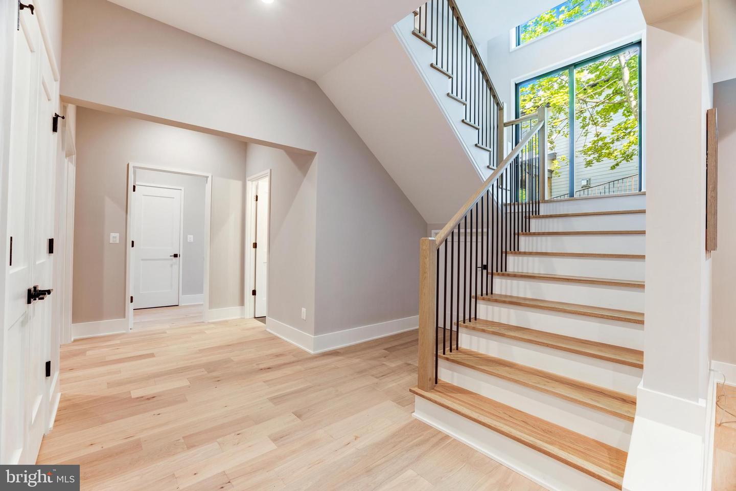 3830 30TH RD N, ARLINGTON, Virginia 22207, 6 Bedrooms Bedrooms, ,6 BathroomsBathrooms,Residential,For sale,3830 30TH RD N,VAAR2056186 MLS # VAAR2056186