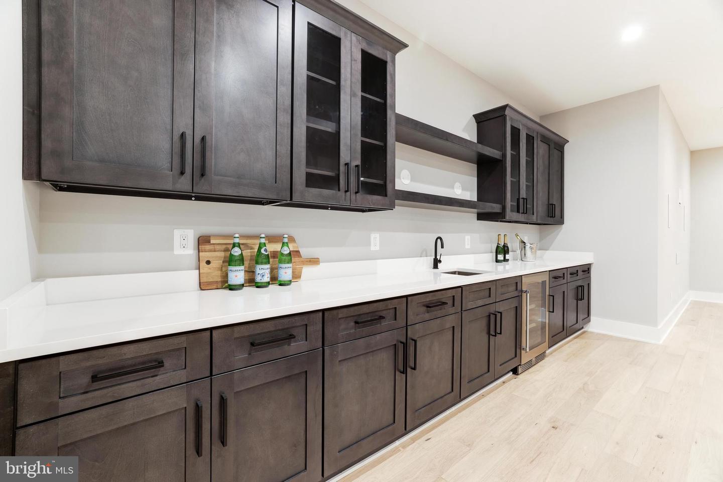 3830 30TH RD N, ARLINGTON, Virginia 22207, 6 Bedrooms Bedrooms, ,6 BathroomsBathrooms,Residential,For sale,3830 30TH RD N,VAAR2056186 MLS # VAAR2056186