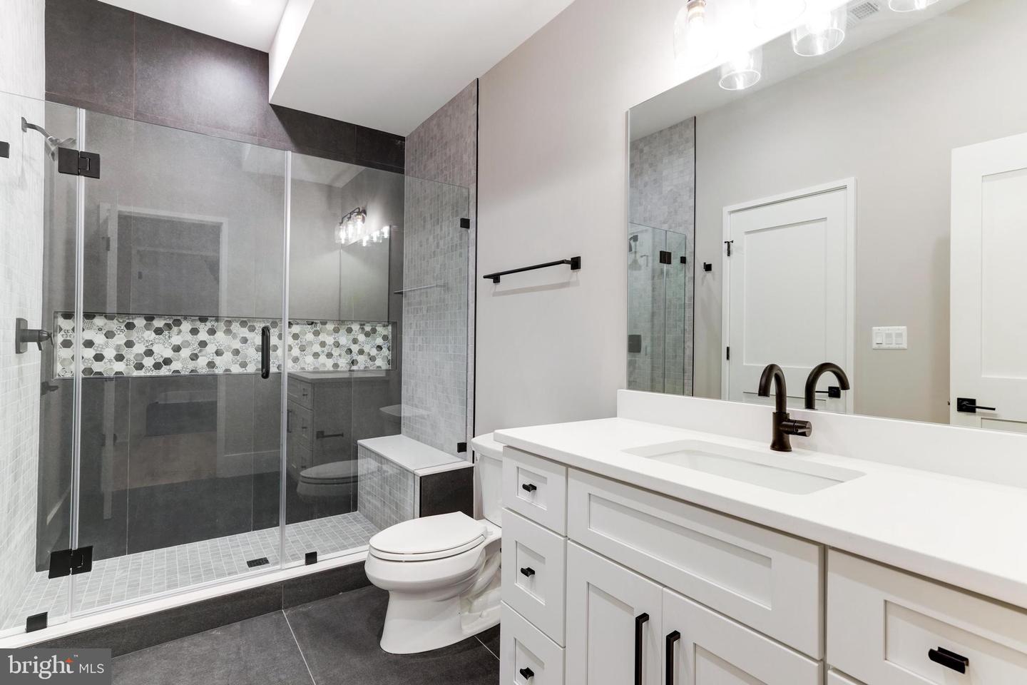 3830 30TH RD N, ARLINGTON, Virginia 22207, 6 Bedrooms Bedrooms, ,6 BathroomsBathrooms,Residential,For sale,3830 30TH RD N,VAAR2056186 MLS # VAAR2056186
