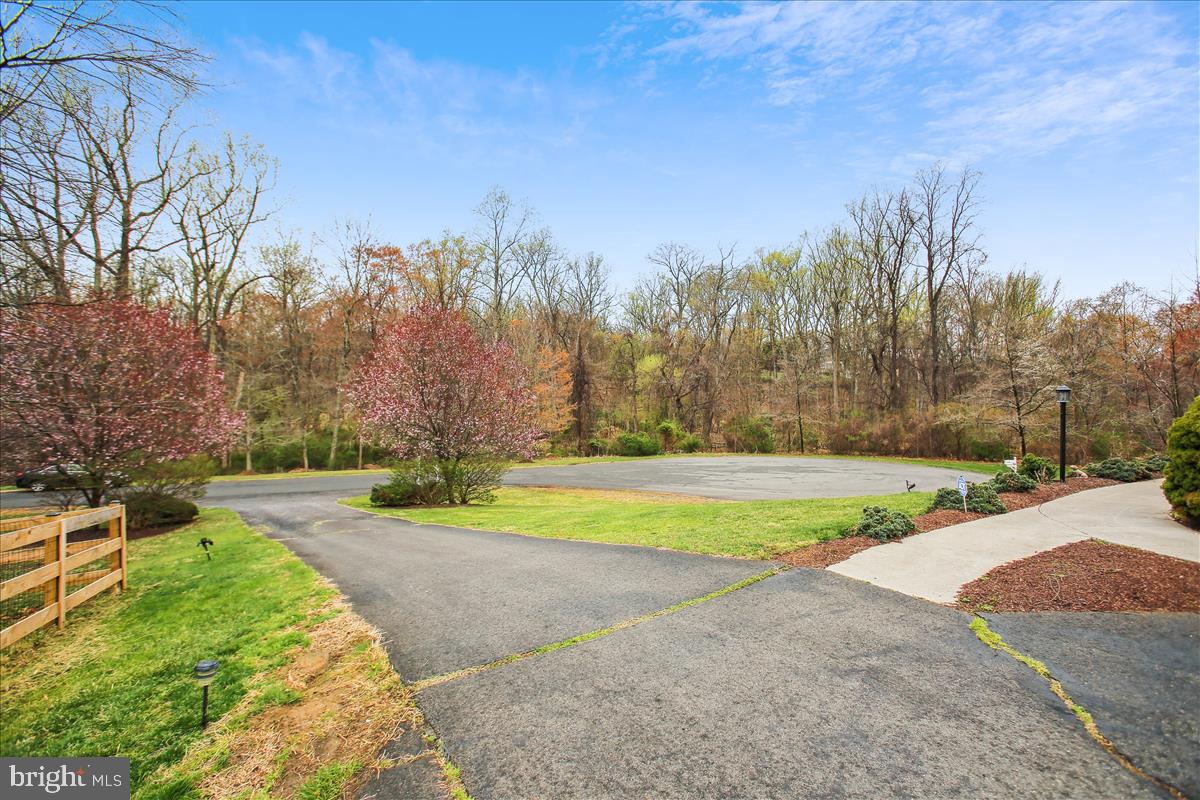35400 AUTUMN RIDGE CT, ROUND HILL, Virginia 20141, 4 Bedrooms Bedrooms, ,4 BathroomsBathrooms,Residential,For sale,35400 AUTUMN RIDGE CT,VALO2094198 MLS # VALO2094198