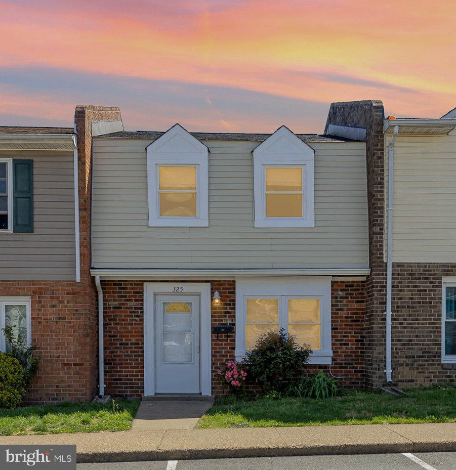 325 BROCK SQ, FREDERICKSBURG, Virginia 22401, 2 Bedrooms Bedrooms, ,1 BathroomBathrooms,Residential,For sale,325 BROCK SQ,VAFB2008022 MLS # VAFB2008022