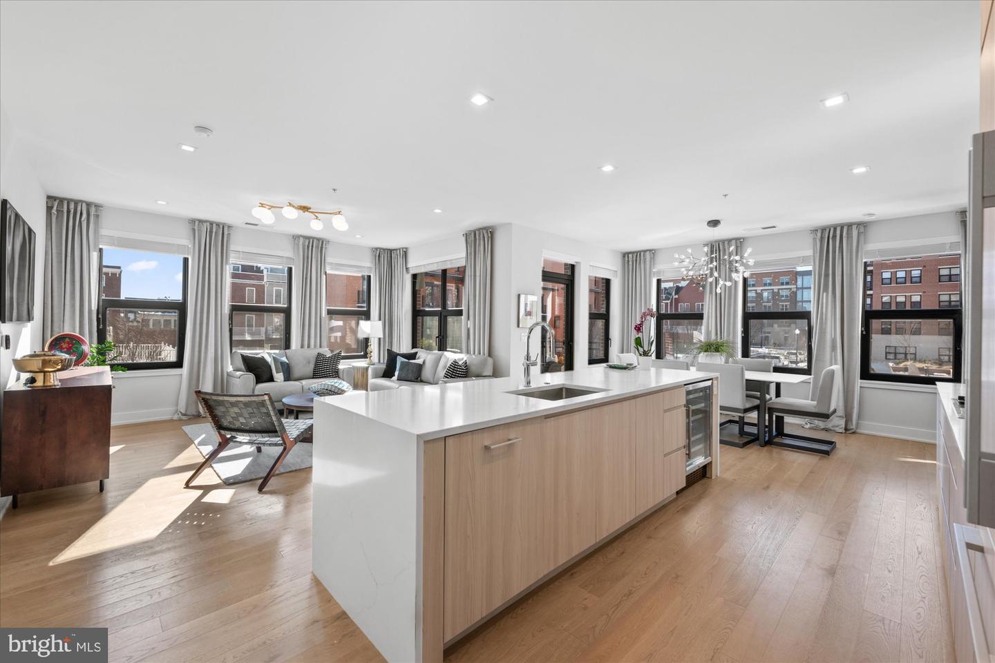 737 SWANN AVE #212, ALEXANDRIA, Virginia 22301, 2 Bedrooms Bedrooms, ,2 BathroomsBathrooms,Residential,For sale,737 SWANN AVE #212,VAAX2040760 MLS # VAAX2040760