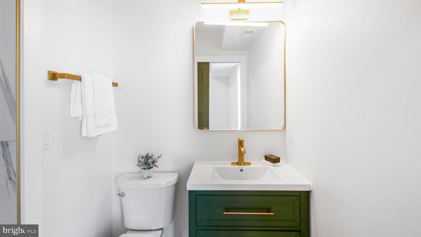2025 N EMERSON ST, ARLINGTON, Virginia 22207, 5 Bedrooms Bedrooms, ,4 BathroomsBathrooms,Residential,For sale,2025 N EMERSON ST,VAAR2053724 MLS # VAAR2053724