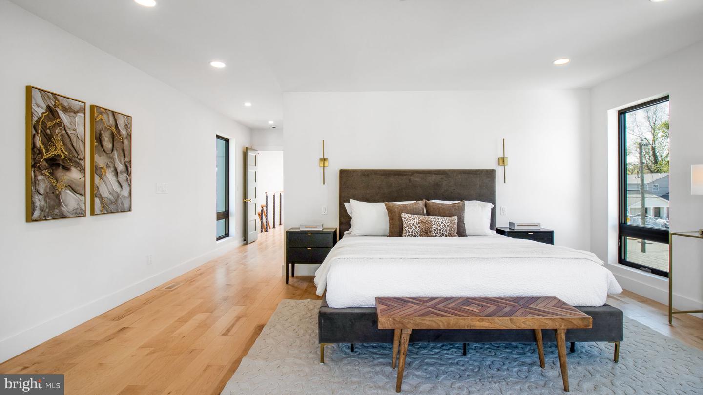 2025 N EMERSON ST, ARLINGTON, Virginia 22207, 5 Bedrooms Bedrooms, ,4 BathroomsBathrooms,Residential,For sale,2025 N EMERSON ST,VAAR2053724 MLS # VAAR2053724