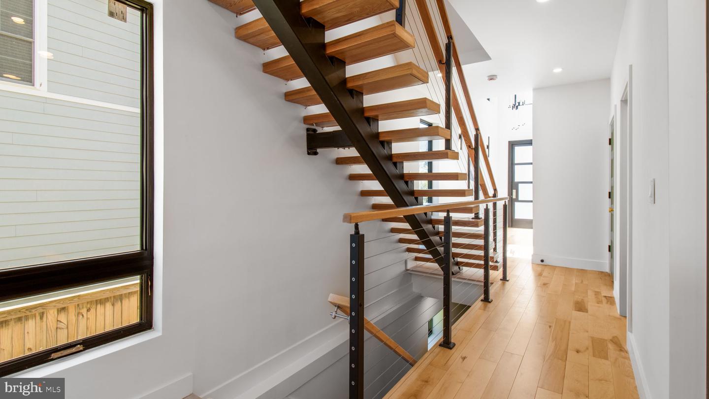 2025 N EMERSON ST, ARLINGTON, Virginia 22207, 5 Bedrooms Bedrooms, ,4 BathroomsBathrooms,Residential,For sale,2025 N EMERSON ST,VAAR2053724 MLS # VAAR2053724