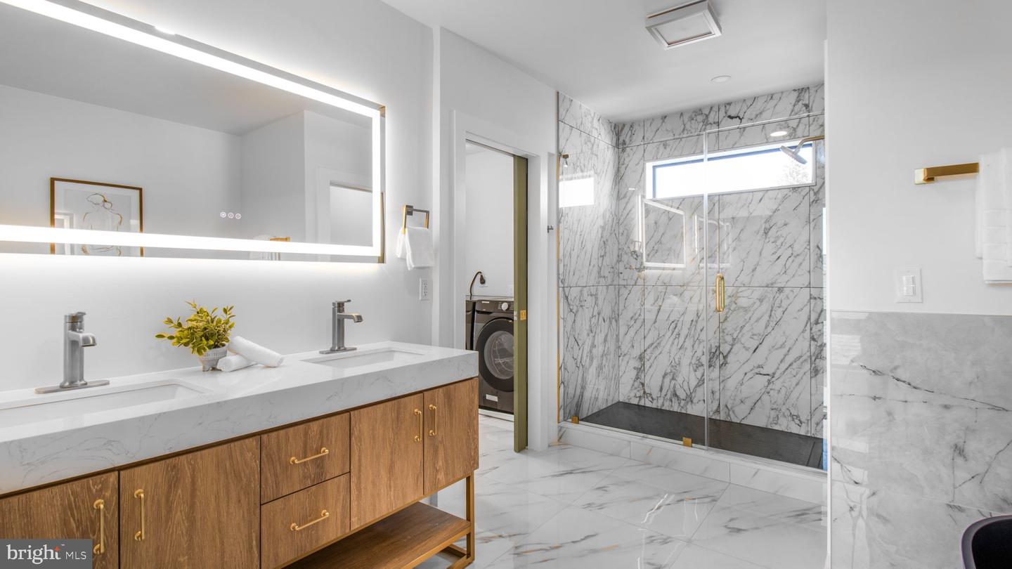 2025 N EMERSON ST, ARLINGTON, Virginia 22207, 5 Bedrooms Bedrooms, ,4 BathroomsBathrooms,Residential,For sale,2025 N EMERSON ST,VAAR2053724 MLS # VAAR2053724