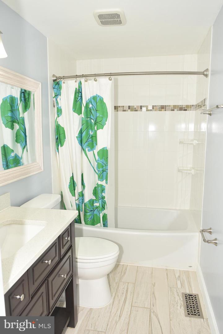 9340 BURKE RD, BURKE, Virginia 22015, 3 Bedrooms Bedrooms, ,2 BathroomsBathrooms,Residential,For sale,9340 BURKE RD,VAFX2223646 MLS # VAFX2223646