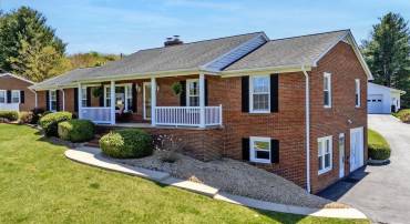 101 GREENVILLE SCHOOL RD, GREENVILLE, Virginia 24440, 3 Bedrooms Bedrooms, ,3 BathroomsBathrooms,Residential,101 GREENVILLE SCHOOL RD,663413 MLS # 663413