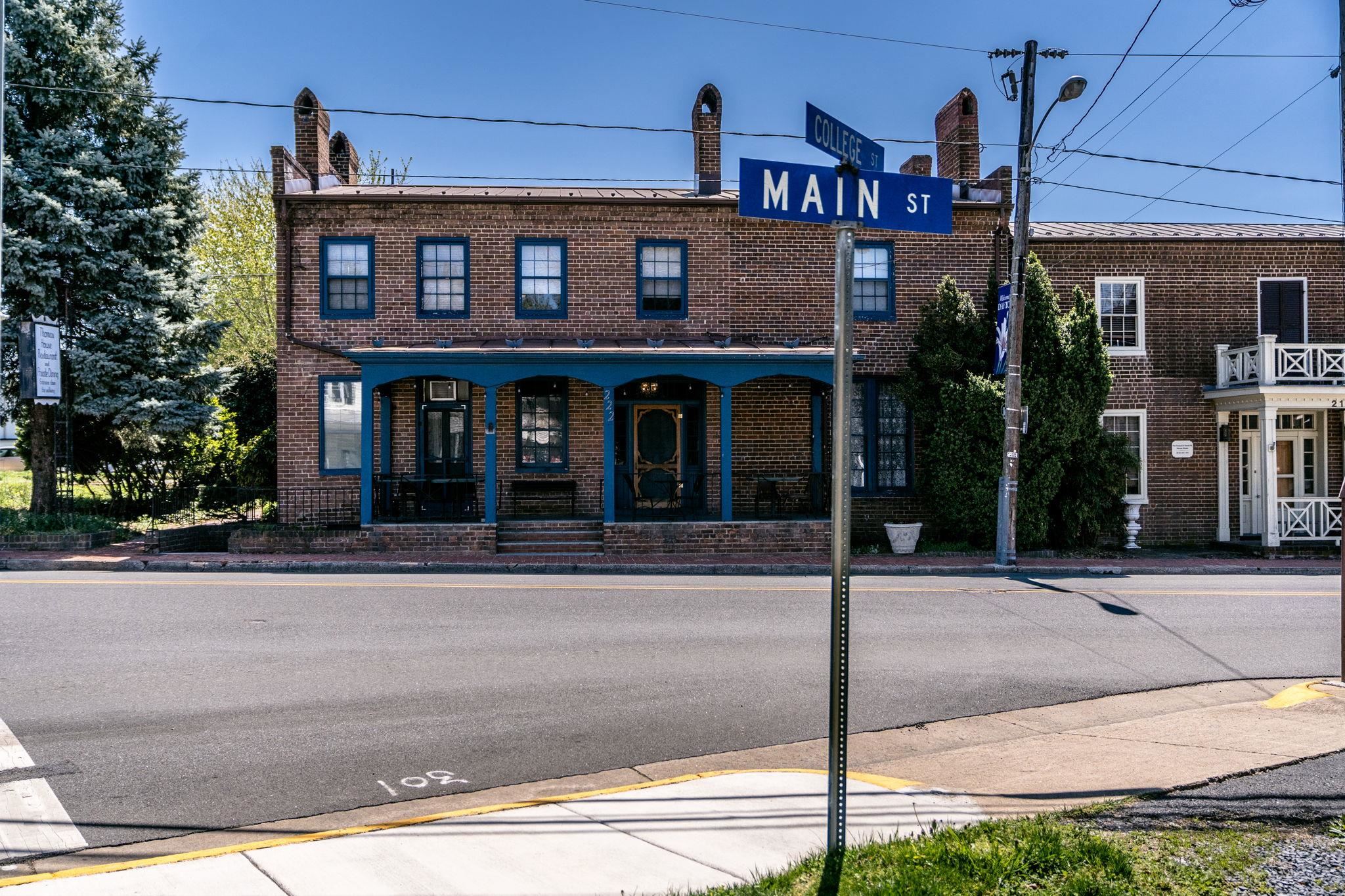 222 MAIN ST, DAYTON, Virginia 22821, 6 Bedrooms Bedrooms, ,5 BathroomsBathrooms,Residential,The Thomas House,222 MAIN ST,663438 MLS # 663438