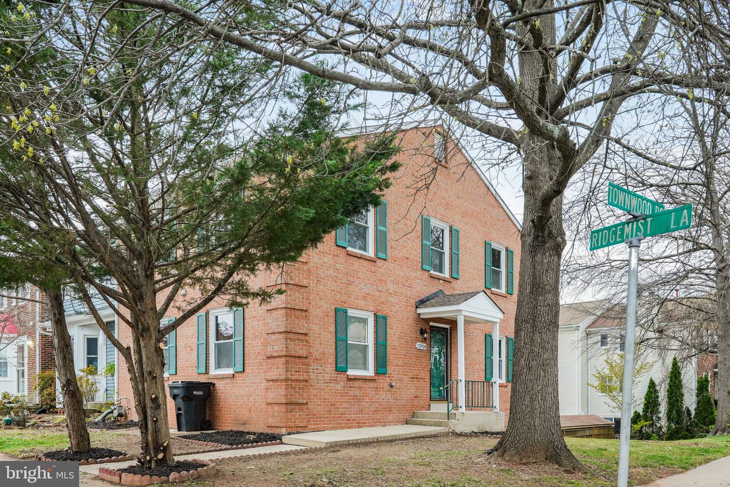 12924 RIDGEMIST LN, FAIRFAX, Virginia 22033, 3 Bedrooms Bedrooms, ,2 BathroomsBathrooms,Residential,For sale,12924 RIDGEMIST LN,VAFX2232110 MLS # VAFX2232110