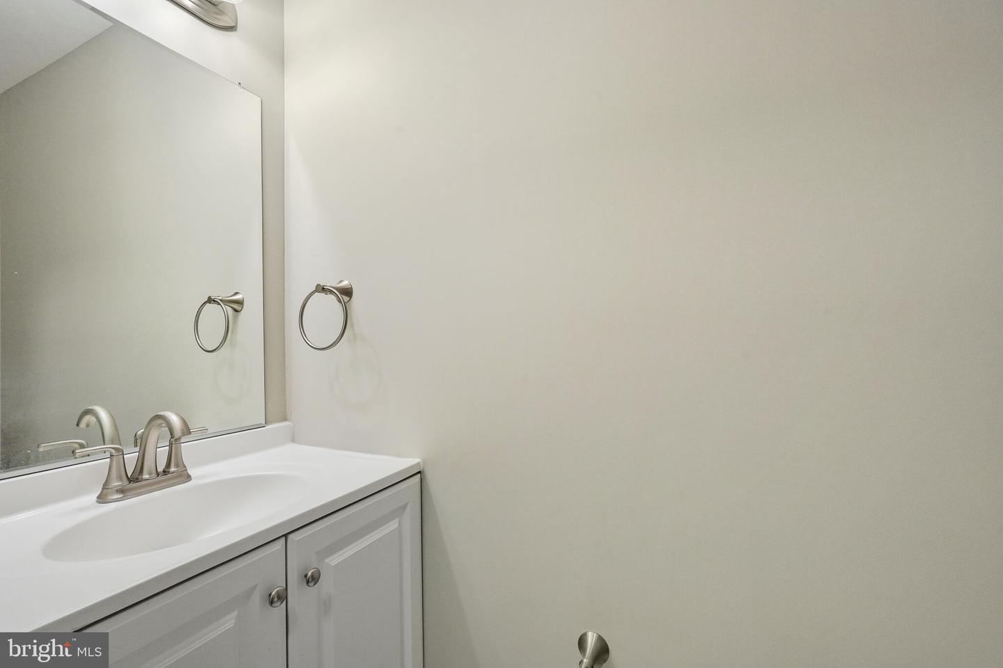 12924 RIDGEMIST LN, FAIRFAX, Virginia 22033, 3 Bedrooms Bedrooms, ,2 BathroomsBathrooms,Residential,For sale,12924 RIDGEMIST LN,VAFX2232110 MLS # VAFX2232110