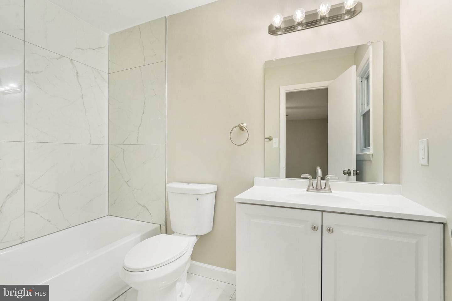 12924 RIDGEMIST LN, FAIRFAX, Virginia 22033, 3 Bedrooms Bedrooms, ,2 BathroomsBathrooms,Residential,For sale,12924 RIDGEMIST LN,VAFX2232110 MLS # VAFX2232110
