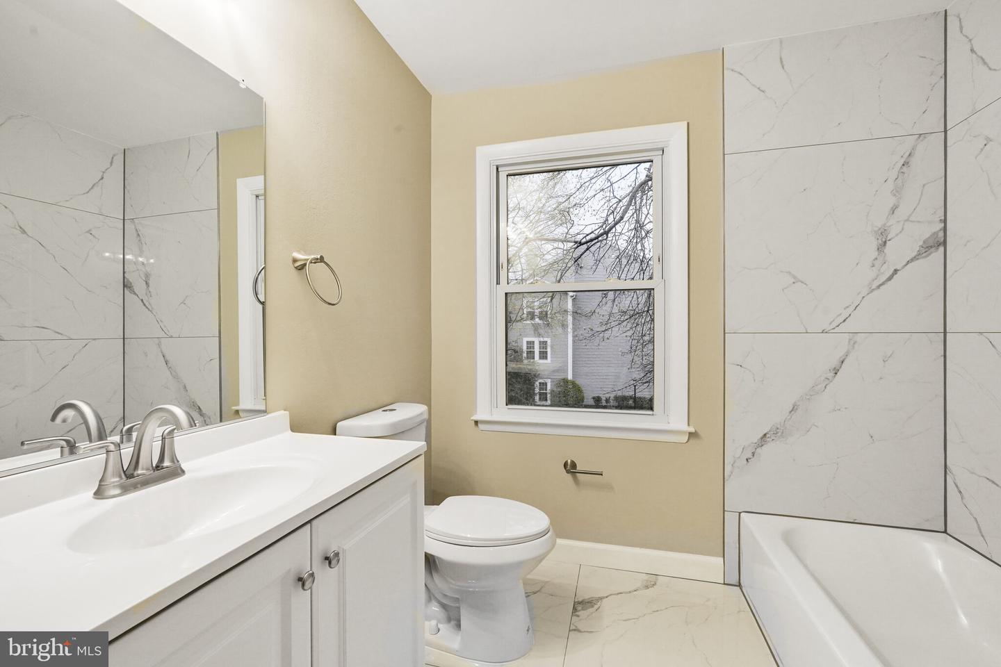 12924 RIDGEMIST LN, FAIRFAX, Virginia 22033, 3 Bedrooms Bedrooms, ,2 BathroomsBathrooms,Residential,For sale,12924 RIDGEMIST LN,VAFX2232110 MLS # VAFX2232110