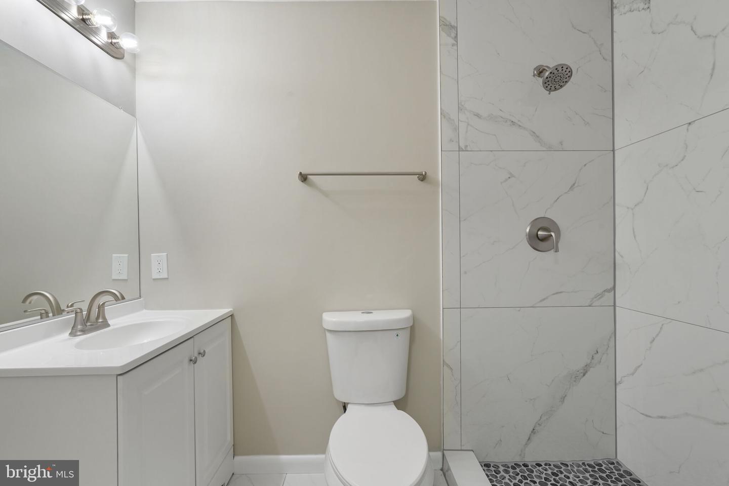 12924 RIDGEMIST LN, FAIRFAX, Virginia 22033, 3 Bedrooms Bedrooms, ,2 BathroomsBathrooms,Residential,For sale,12924 RIDGEMIST LN,VAFX2232110 MLS # VAFX2232110