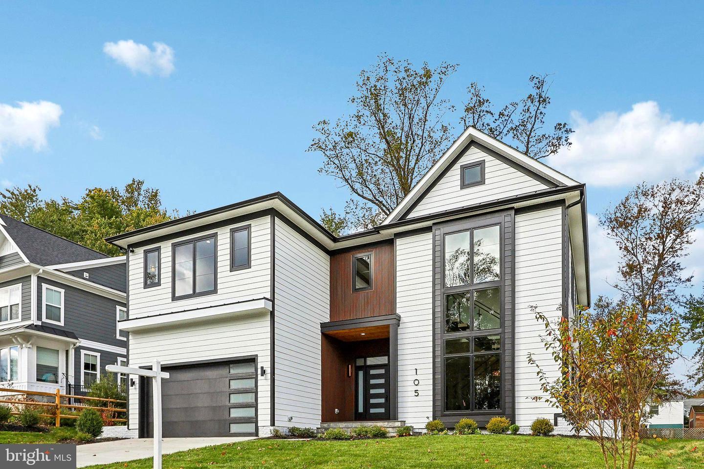 105 TAPAWINGO RD SW, VIENNA, Virginia 22180, 5 Bedrooms Bedrooms, ,6 BathroomsBathrooms,Residential,For sale,105 TAPAWINGO RD SW,VAFX2233972 MLS # VAFX2233972