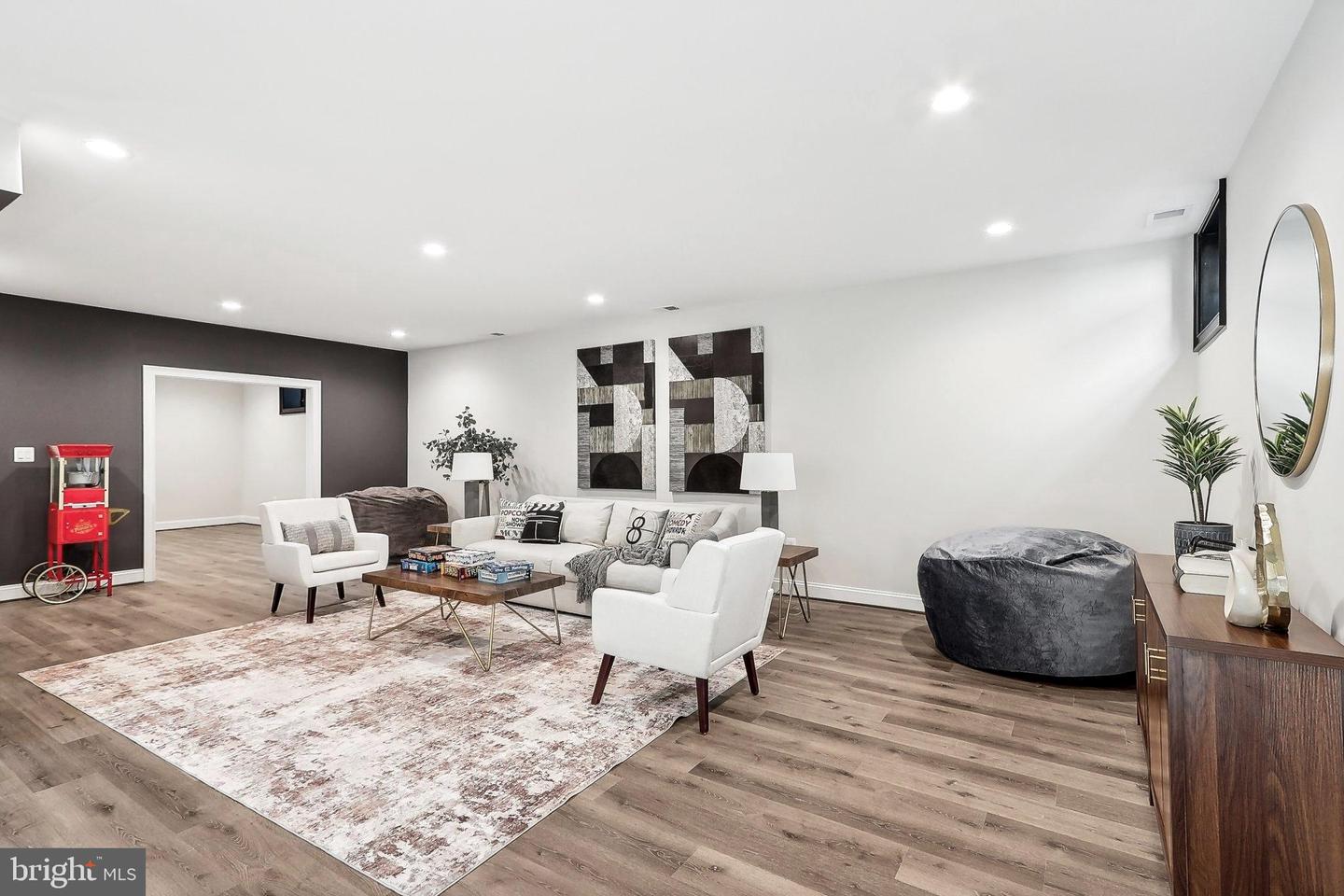 105 TAPAWINGO RD SW, VIENNA, Virginia 22180, 5 Bedrooms Bedrooms, ,6 BathroomsBathrooms,Residential,For sale,105 TAPAWINGO RD SW,VAFX2233972 MLS # VAFX2233972