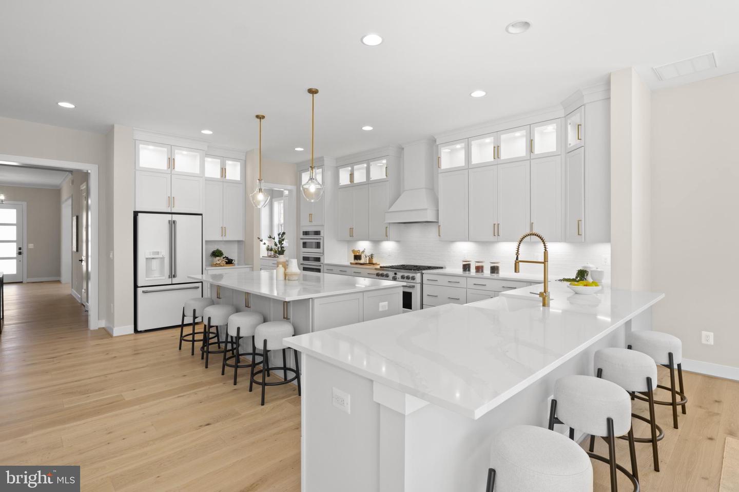 318 CENTER ST N, VIENNA, Virginia 22180, 6 Bedrooms Bedrooms, ,5 BathroomsBathrooms,Residential,For sale,318 CENTER ST N,VAFX2234740 MLS # VAFX2234740