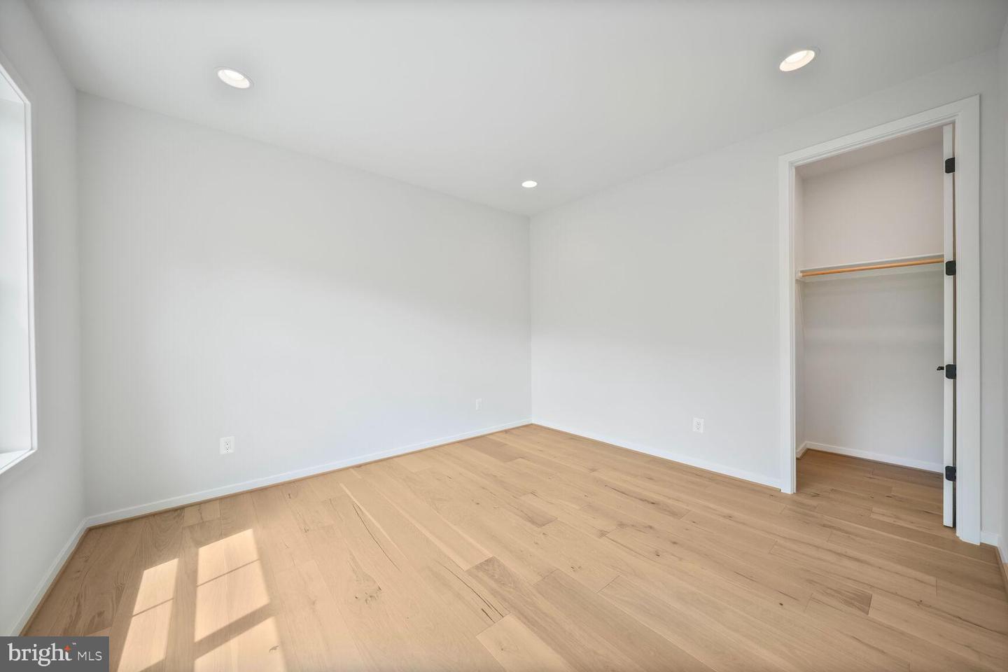11461 STUART MILL RD, OAKTON, Virginia 22124, 5 Bedrooms Bedrooms, ,4 BathroomsBathrooms,Residential,For sale,11461 STUART MILL RD,VAFX2235228 MLS # VAFX2235228