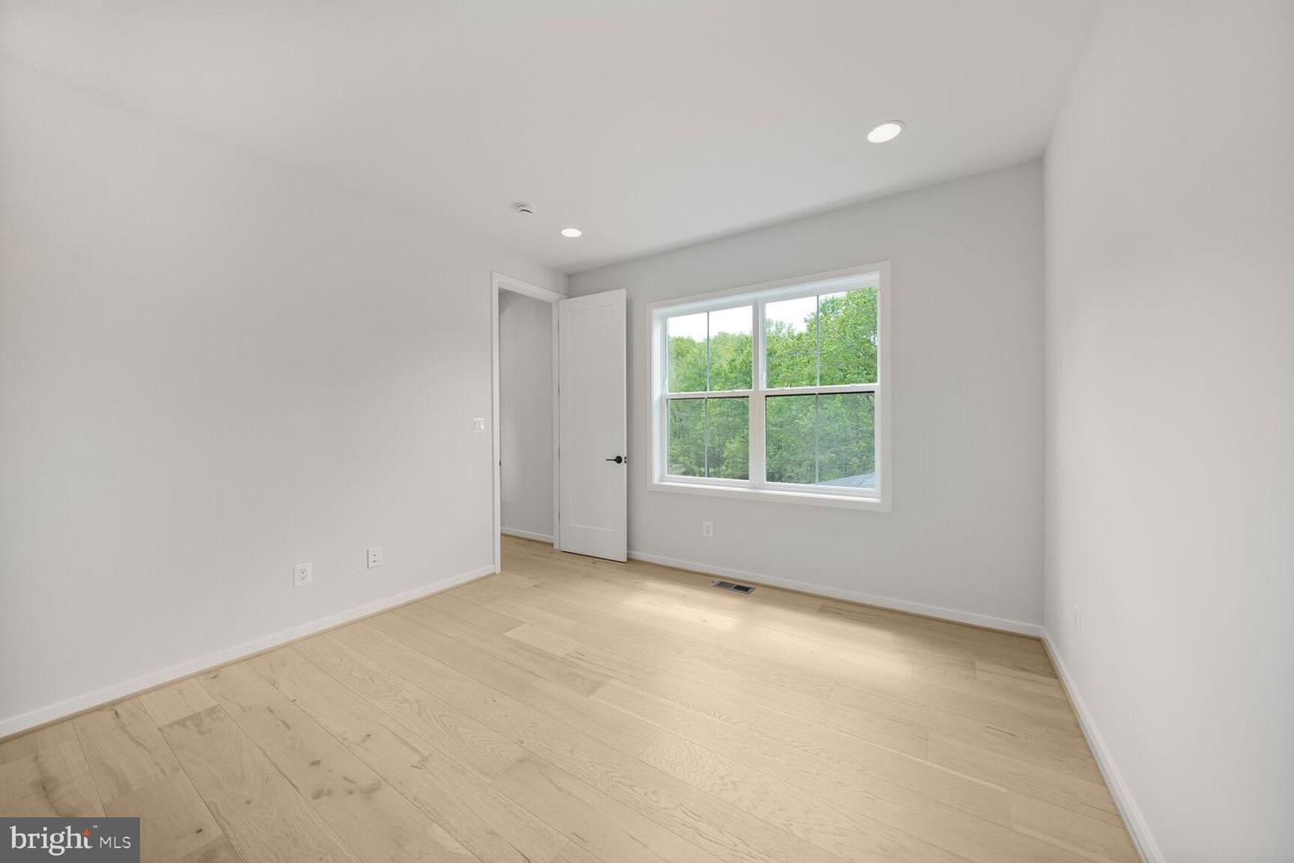11461 STUART MILL RD, OAKTON, Virginia 22124, 5 Bedrooms Bedrooms, ,4 BathroomsBathrooms,Residential,For sale,11461 STUART MILL RD,VAFX2235228 MLS # VAFX2235228