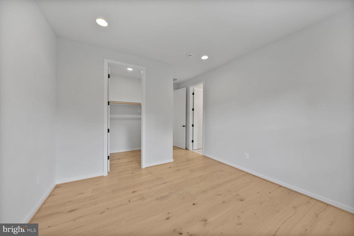 11461 STUART MILL RD, OAKTON, Virginia 22124, 5 Bedrooms Bedrooms, ,4 BathroomsBathrooms,Residential,For sale,11461 STUART MILL RD,VAFX2235228 MLS # VAFX2235228