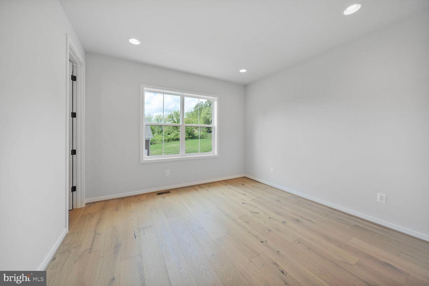 11461 STUART MILL RD, OAKTON, Virginia 22124, 5 Bedrooms Bedrooms, ,4 BathroomsBathrooms,Residential,For sale,11461 STUART MILL RD,VAFX2235228 MLS # VAFX2235228