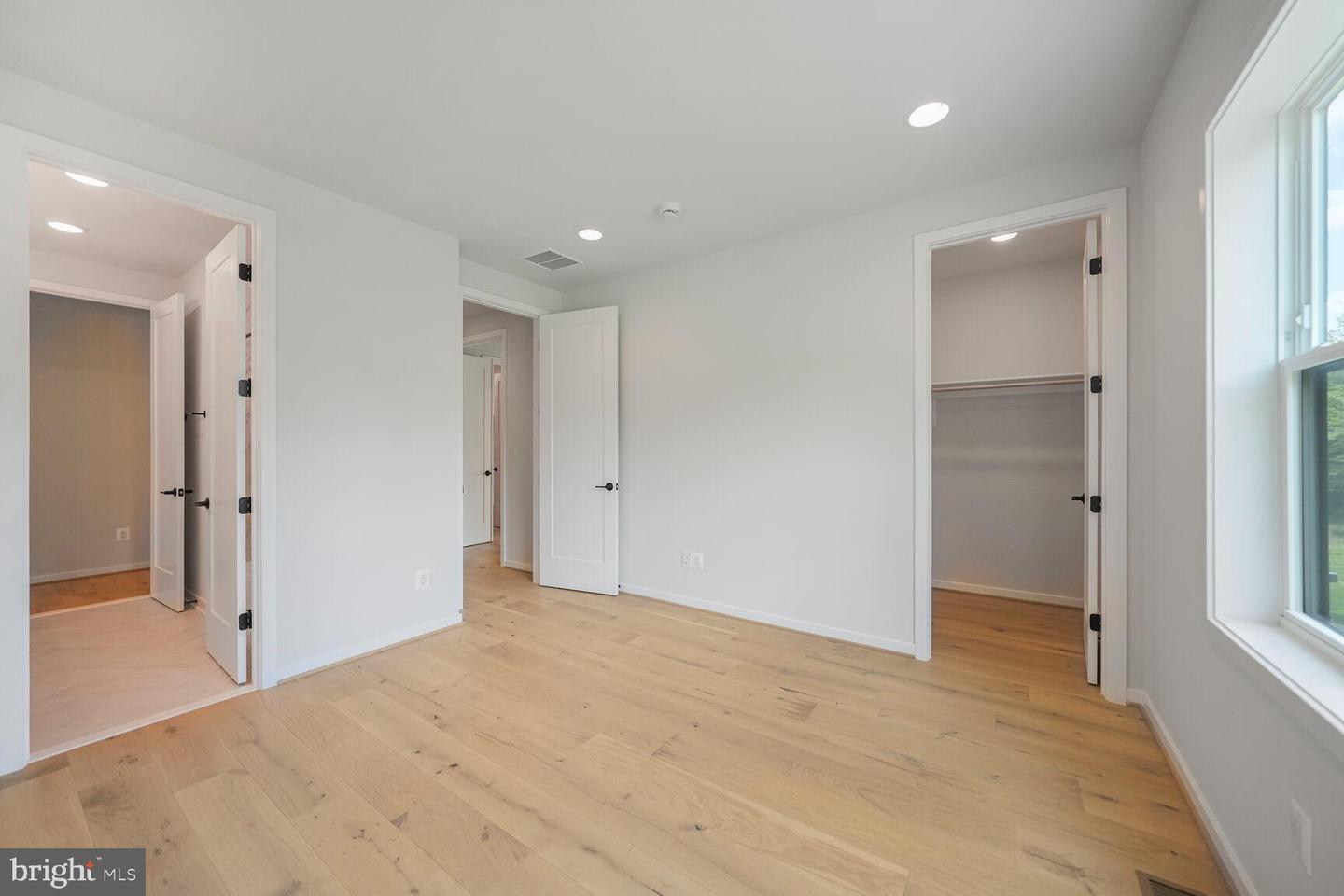11461 STUART MILL RD, OAKTON, Virginia 22124, 5 Bedrooms Bedrooms, ,4 BathroomsBathrooms,Residential,For sale,11461 STUART MILL RD,VAFX2235228 MLS # VAFX2235228