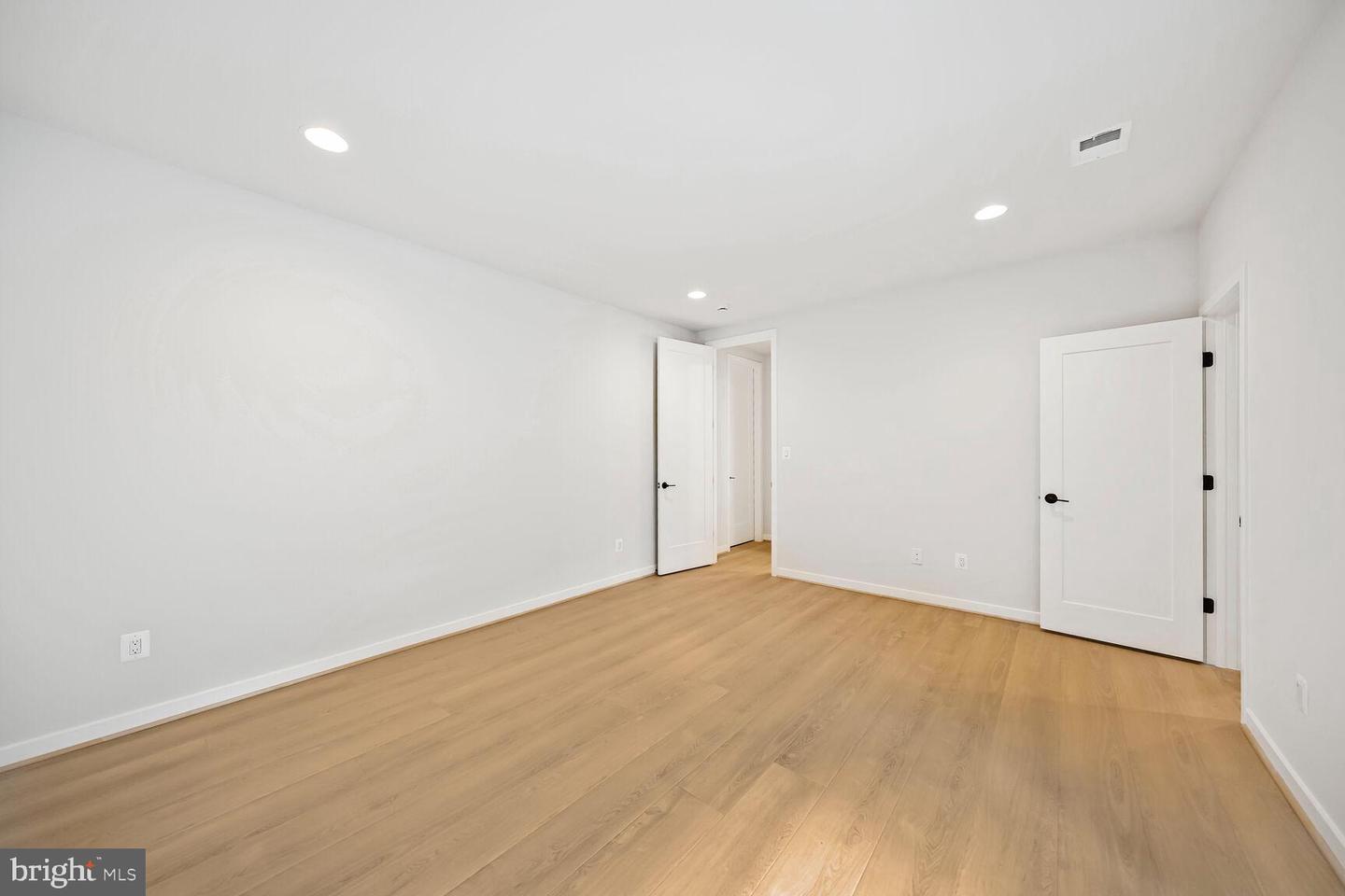 11461 STUART MILL RD, OAKTON, Virginia 22124, 5 Bedrooms Bedrooms, ,4 BathroomsBathrooms,Residential,For sale,11461 STUART MILL RD,VAFX2235228 MLS # VAFX2235228