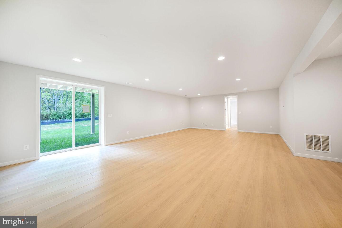 11461 STUART MILL RD, OAKTON, Virginia 22124, 5 Bedrooms Bedrooms, ,4 BathroomsBathrooms,Residential,For sale,11461 STUART MILL RD,VAFX2235228 MLS # VAFX2235228