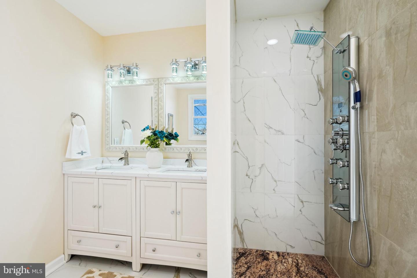 2528 ELVANS RD SE, WASHINGTON, District Of Columbia 20020, 5 Bedrooms Bedrooms, ,3 BathroomsBathrooms,Residential,For sale,2528 ELVANS RD SE,DCDC2196256 MLS # DCDC2196256