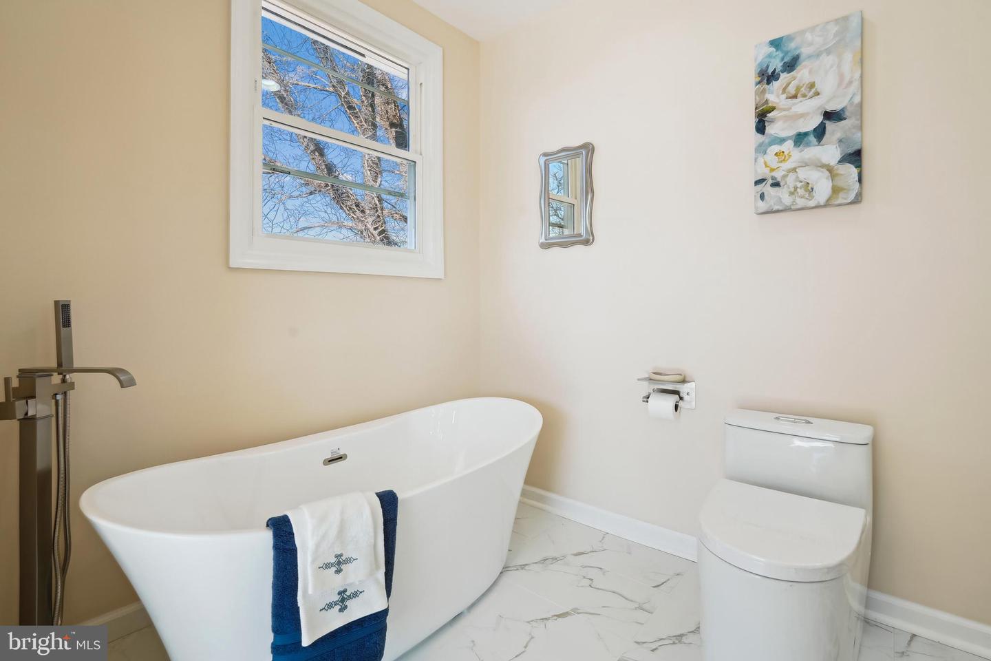 2528 ELVANS RD SE, WASHINGTON, District Of Columbia 20020, 5 Bedrooms Bedrooms, ,3 BathroomsBathrooms,Residential,For sale,2528 ELVANS RD SE,DCDC2196256 MLS # DCDC2196256