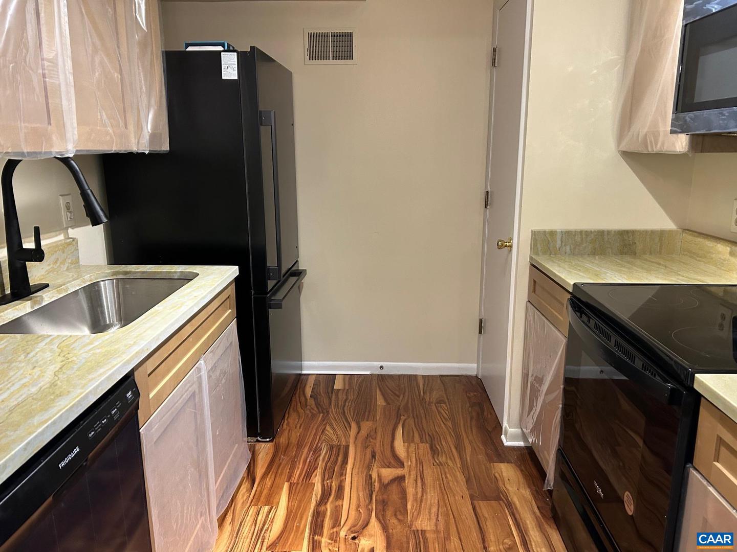 125 TURTLE CREEK RD #9, CHARLOTTESVILLE, Virginia 22901, 2 Bedrooms Bedrooms, ,2 BathroomsBathrooms,Residential,For sale,125 TURTLE CREEK RD #9,663434 MLS # 663434