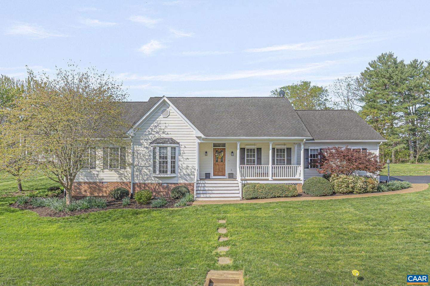 2033 SHEPHERDS RIDGE RD, CHARLOTTESVILLE, Virginia 22901, 3 Bedrooms Bedrooms, ,2 BathroomsBathrooms,Residential,For sale,2033 SHEPHERDS RIDGE RD,663435 MLS # 663435