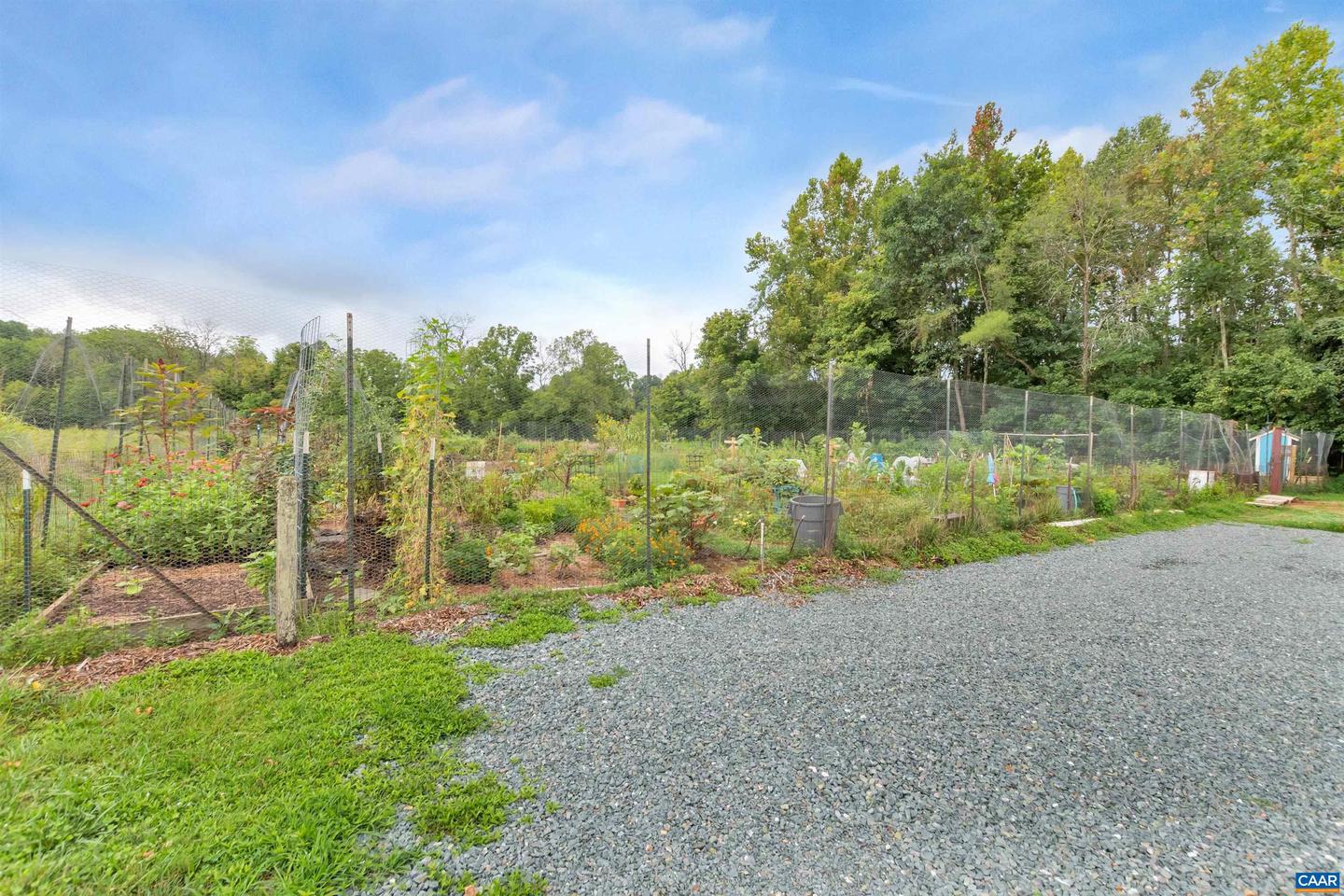 2033 SHEPHERDS RIDGE RD, CHARLOTTESVILLE, Virginia 22901, 3 Bedrooms Bedrooms, ,2 BathroomsBathrooms,Residential,For sale,2033 SHEPHERDS RIDGE RD,663435 MLS # 663435