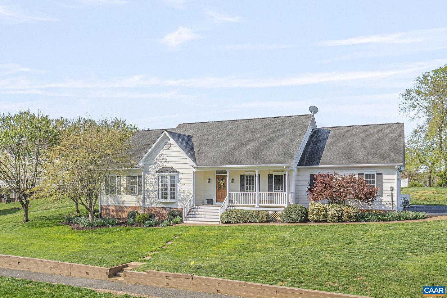 2033 SHEPHERDS RIDGE RD, CHARLOTTESVILLE, Virginia 22901, 3 Bedrooms Bedrooms, ,2 BathroomsBathrooms,Residential,For sale,2033 SHEPHERDS RIDGE RD,663435 MLS # 663435