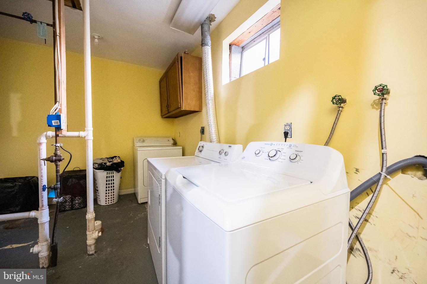 16 DARIAN CT, STERLING, Virginia 20165, 3 Bedrooms Bedrooms, ,2 BathroomsBathrooms,Residential,For sale,16 DARIAN CT,VALO2093902 MLS # VALO2093902