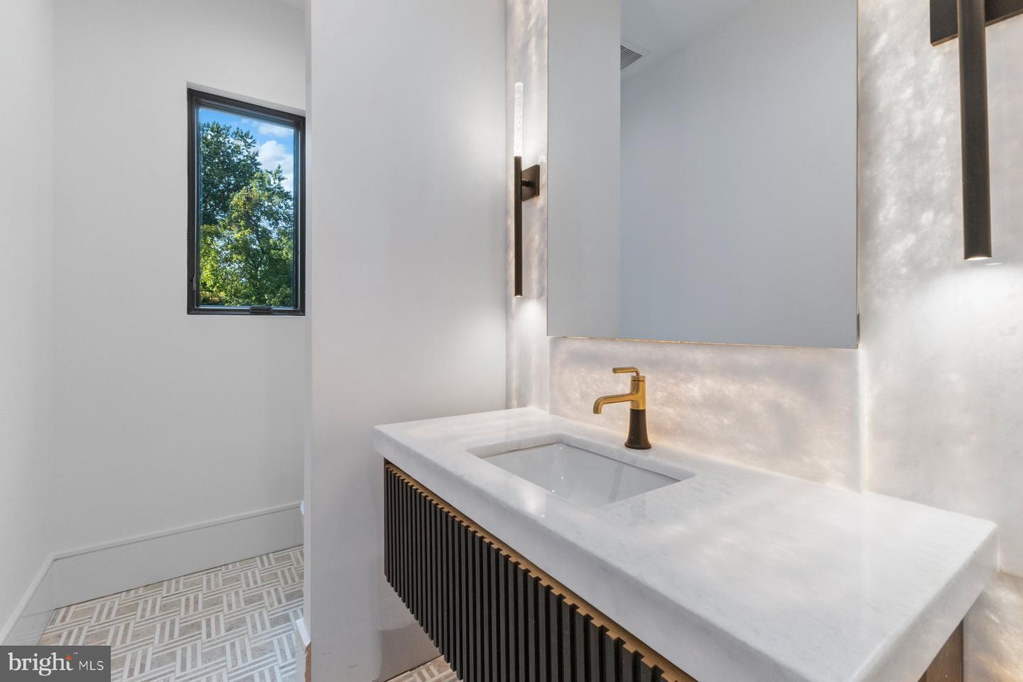 8310 WELLER AVE, MCLEAN, Virginia 22102, 6 Bedrooms Bedrooms, ,7 BathroomsBathrooms,Residential,For sale,8310 WELLER AVE,VAFX2235202 MLS # VAFX2235202
