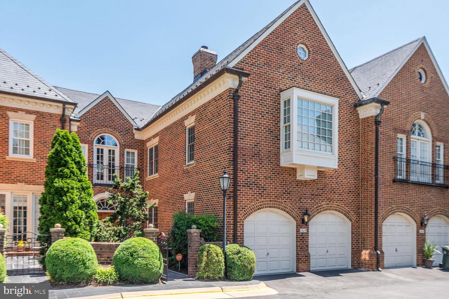 1225 STUART ROBESON DR, MCLEAN, Virginia 22101, 3 Bedrooms Bedrooms, ,4 BathroomsBathrooms,Residential,For sale,1225 STUART ROBESON DR,VAFX2235254 MLS # VAFX2235254