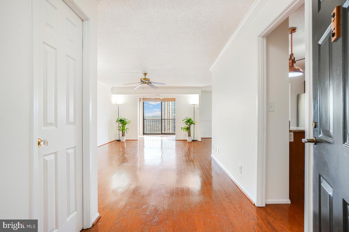 5904 MOUNT EAGLE DR #1105, ALEXANDRIA, Virginia 22303, 2 Bedrooms Bedrooms, 8 Rooms Rooms,2 BathroomsBathrooms,Residential,For sale,5904 MOUNT EAGLE DR #1105,VAFX2235332 MLS # VAFX2235332