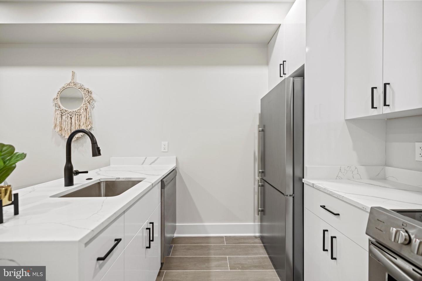 824 18TH ST NE #3, WASHINGTON, District Of Columbia 20002, 1 Bedroom Bedrooms, ,1 BathroomBathrooms,Residential,For sale,824 18TH ST NE #3,DCDC2196320 MLS # DCDC2196320