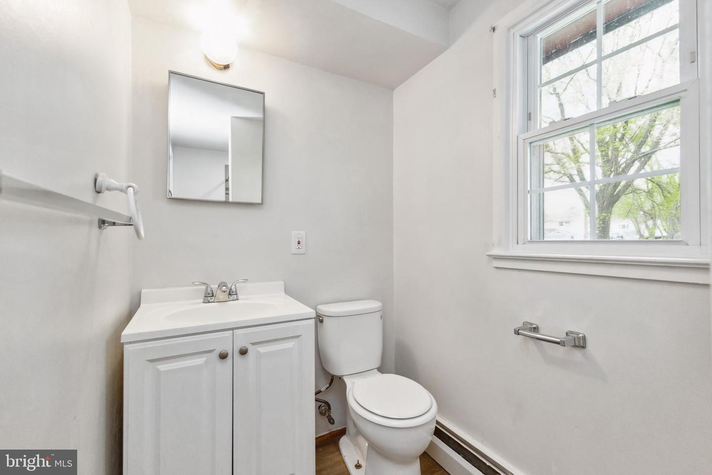 3803 DANBURY CT, WOODBRIDGE, Virginia 22193, 4 Bedrooms Bedrooms, ,2 BathroomsBathrooms,Residential,For sale,3803 DANBURY CT,VAPW2092418 MLS # VAPW2092418