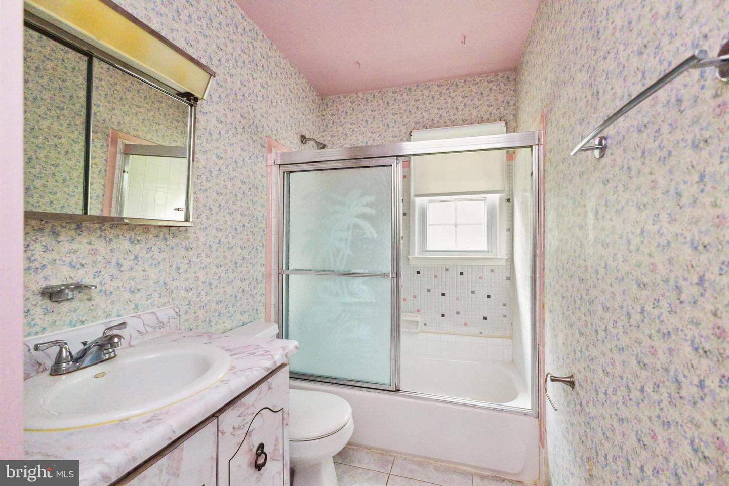 3803 DANBURY CT, WOODBRIDGE, Virginia 22193, 4 Bedrooms Bedrooms, ,2 BathroomsBathrooms,Residential,For sale,3803 DANBURY CT,VAPW2092418 MLS # VAPW2092418