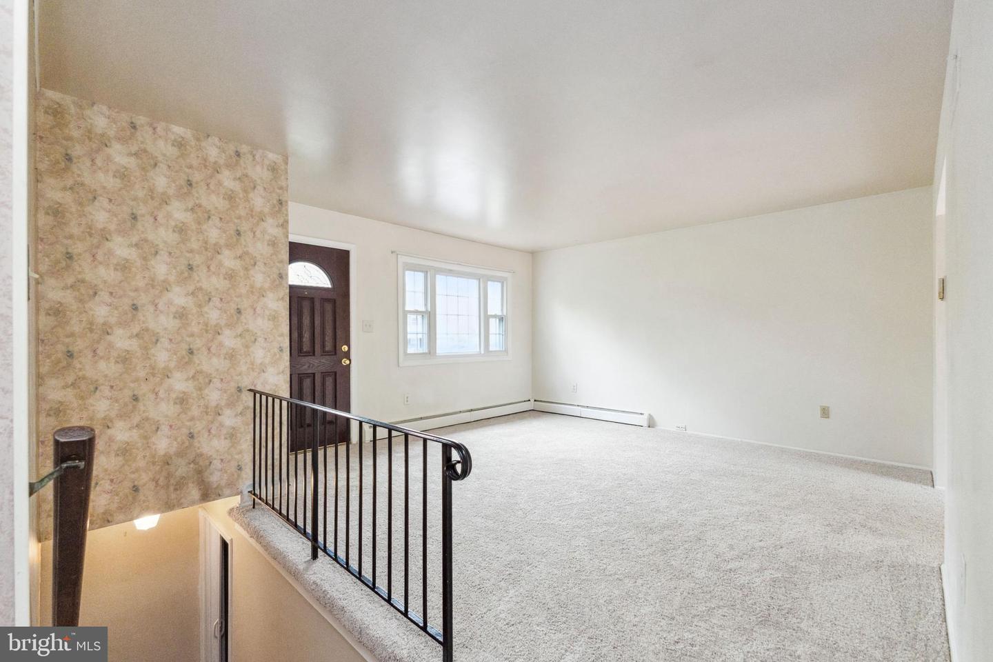 3803 DANBURY CT, WOODBRIDGE, Virginia 22193, 4 Bedrooms Bedrooms, ,2 BathroomsBathrooms,Residential,For sale,3803 DANBURY CT,VAPW2092418 MLS # VAPW2092418