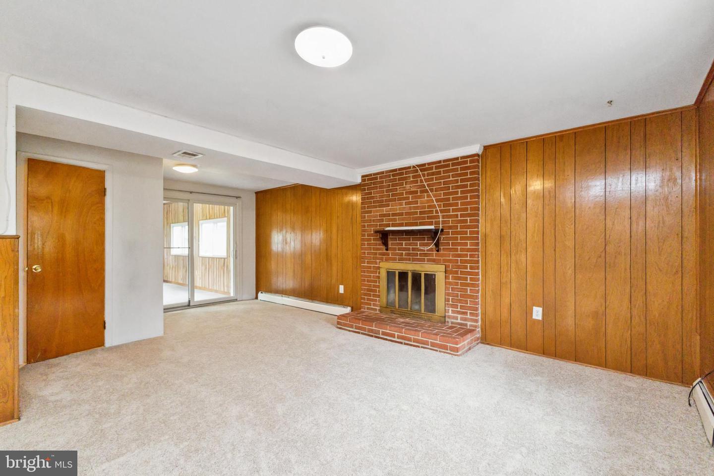 3803 DANBURY CT, WOODBRIDGE, Virginia 22193, 4 Bedrooms Bedrooms, ,2 BathroomsBathrooms,Residential,For sale,3803 DANBURY CT,VAPW2092418 MLS # VAPW2092418