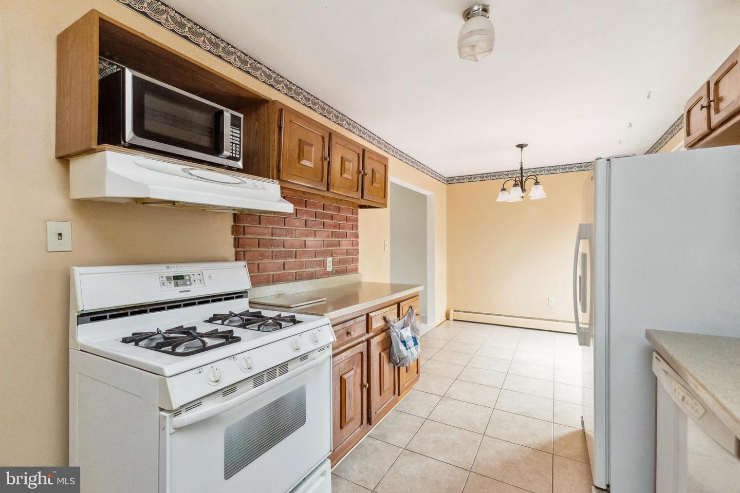 3803 DANBURY CT, WOODBRIDGE, Virginia 22193, 4 Bedrooms Bedrooms, ,2 BathroomsBathrooms,Residential,For sale,3803 DANBURY CT,VAPW2092418 MLS # VAPW2092418